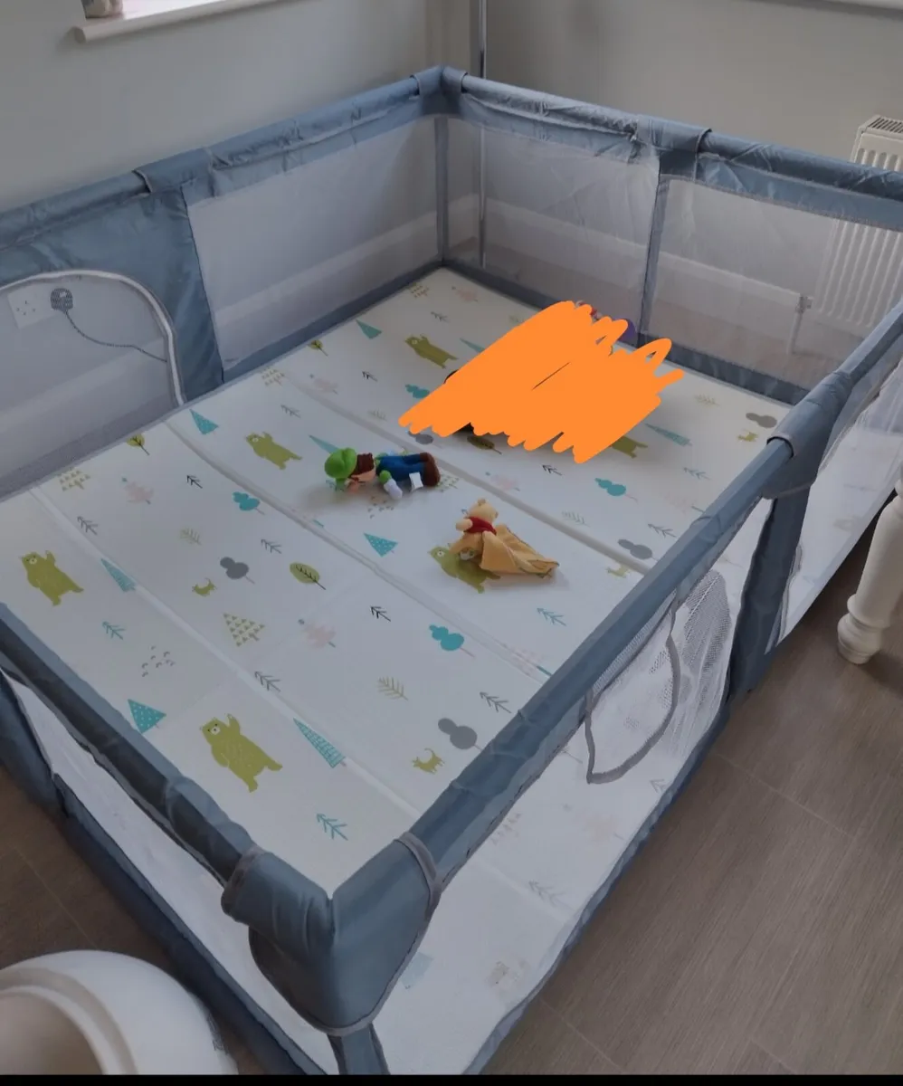 XL playpen and mat - Image 2