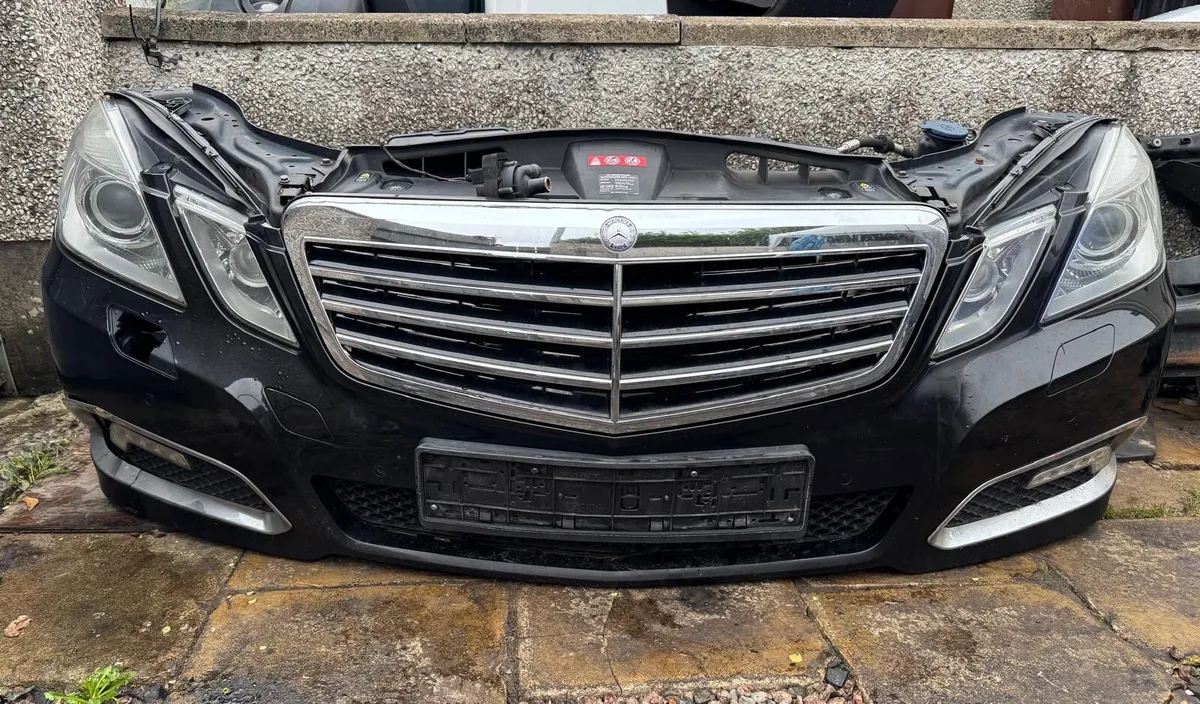 Mercedes E class 2009-2013 W212 - Image 1