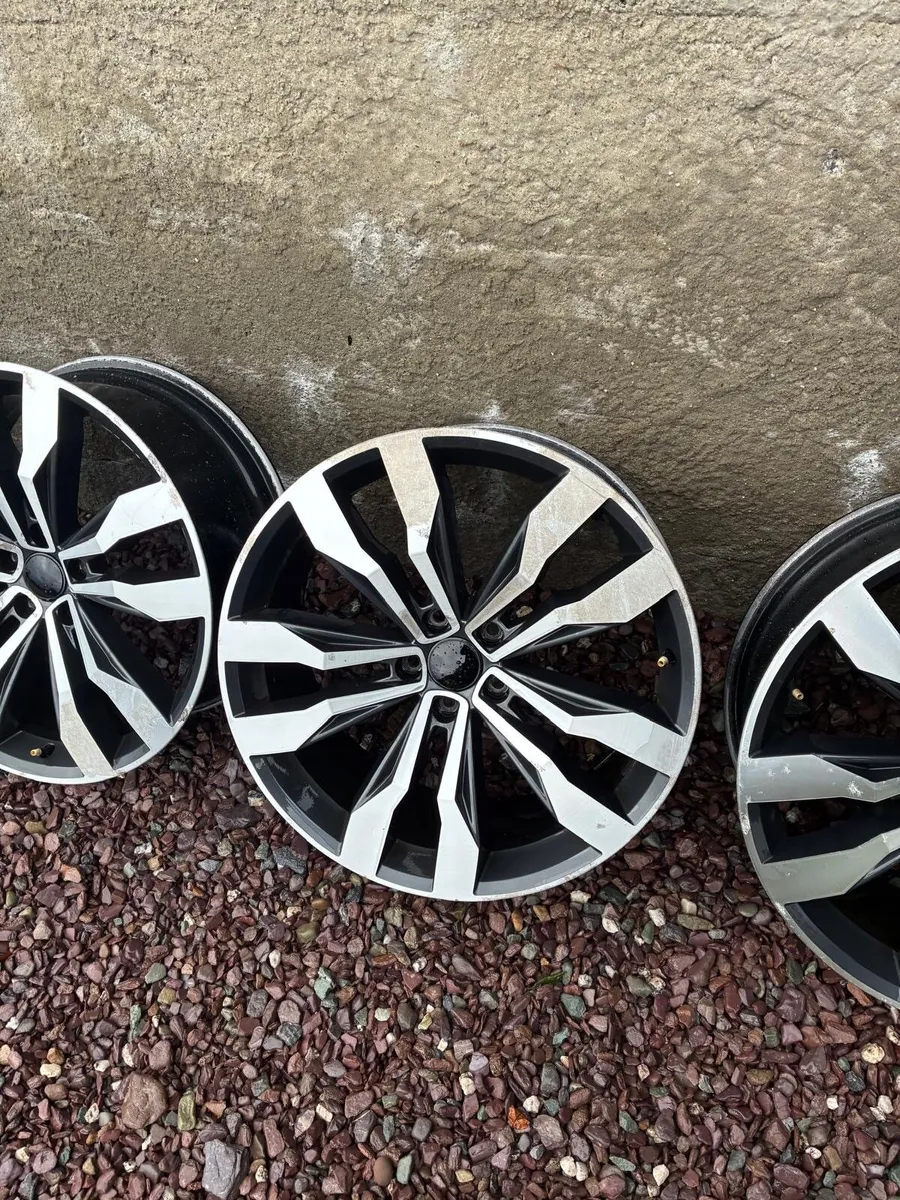 Genuine Tiguan 20”Diamond Cut Alloy Wheels - Image 2