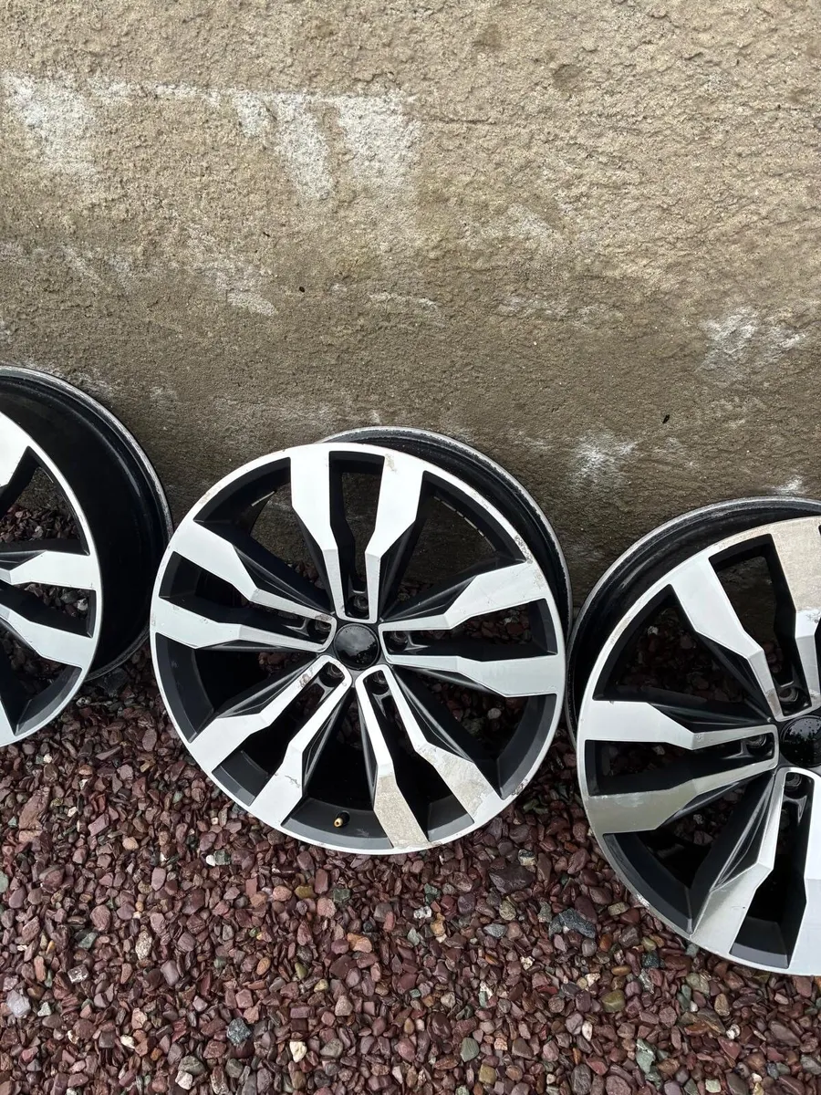 Genuine Tiguan 20”Diamond Cut Alloy Wheels - Image 4