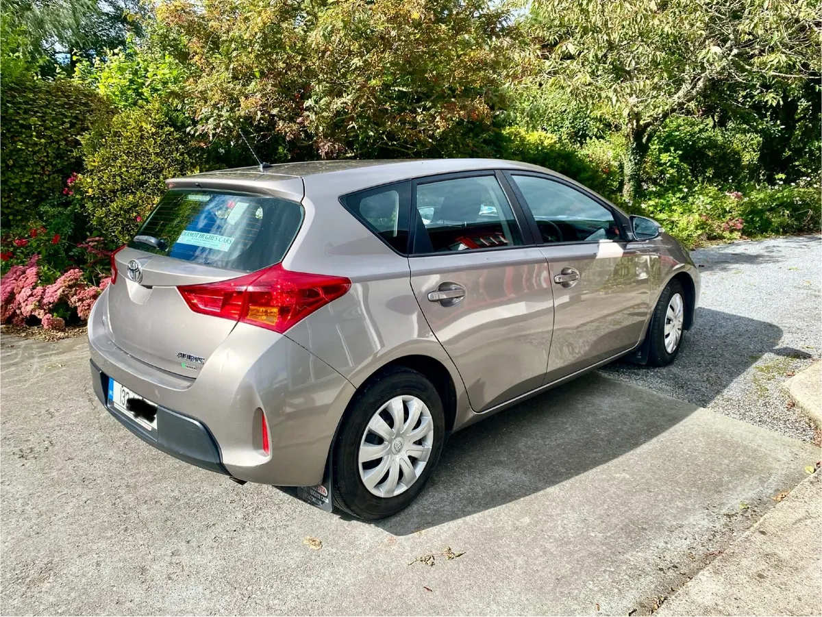Toyota Auris 2013 - Image 4