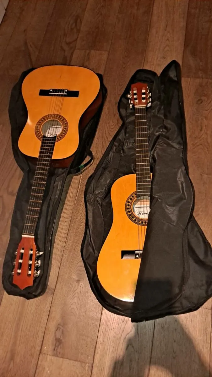 Child's guitar - Image 3