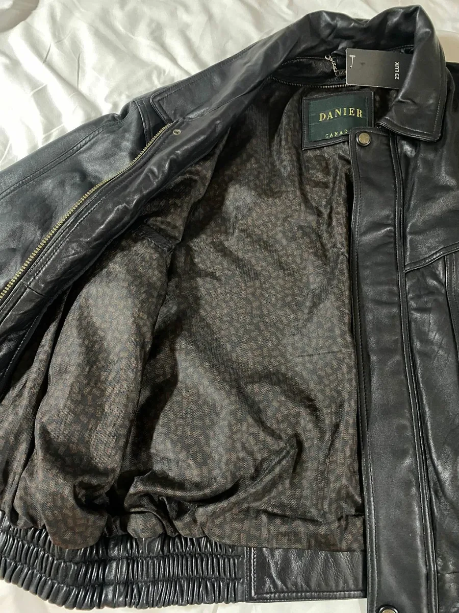 Danier Canada Vintage Leather Jacket - Image 2