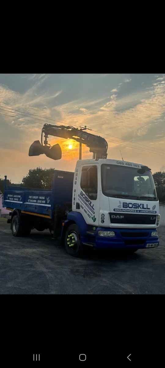 2006 daf with hiab and she'll bucket - Image 1