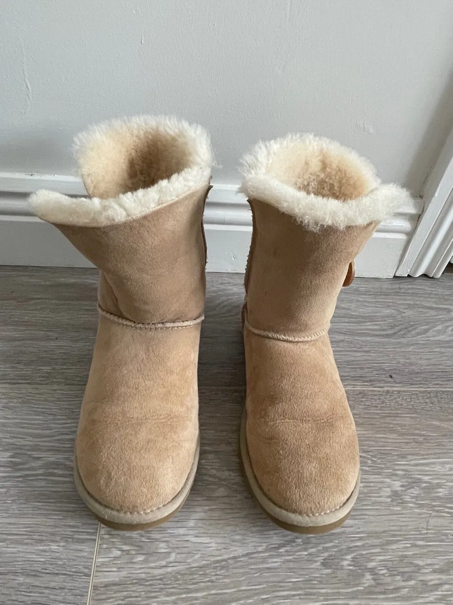 Genuine Uggs: Size 4.5 - Image 2