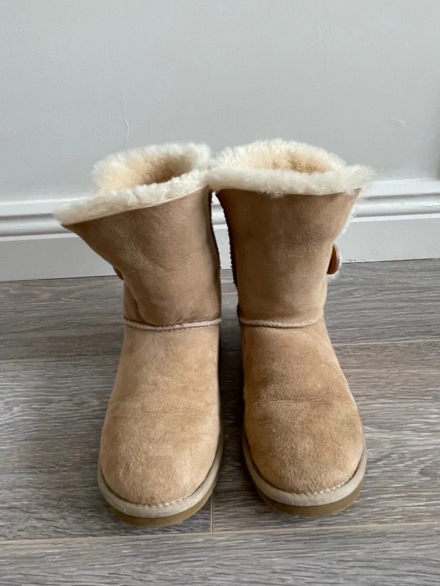 Genuine Uggs: Size 4.5 - Image 3