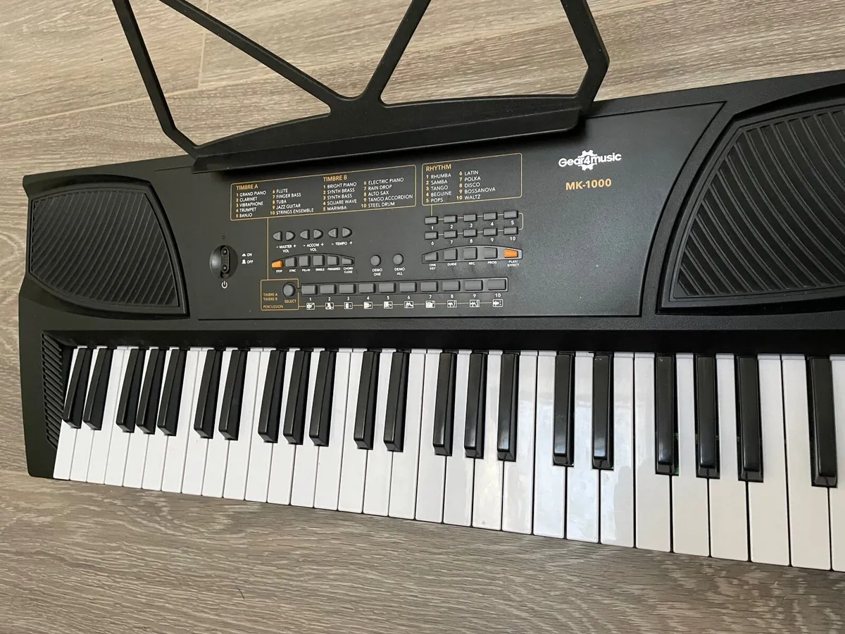 AS NEW Gear4Music Piano Keyboard - Image 2