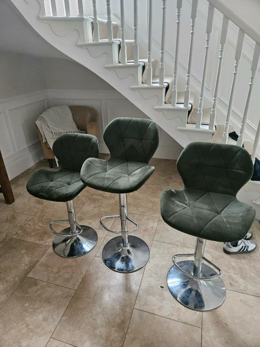Bar stools - Image 1