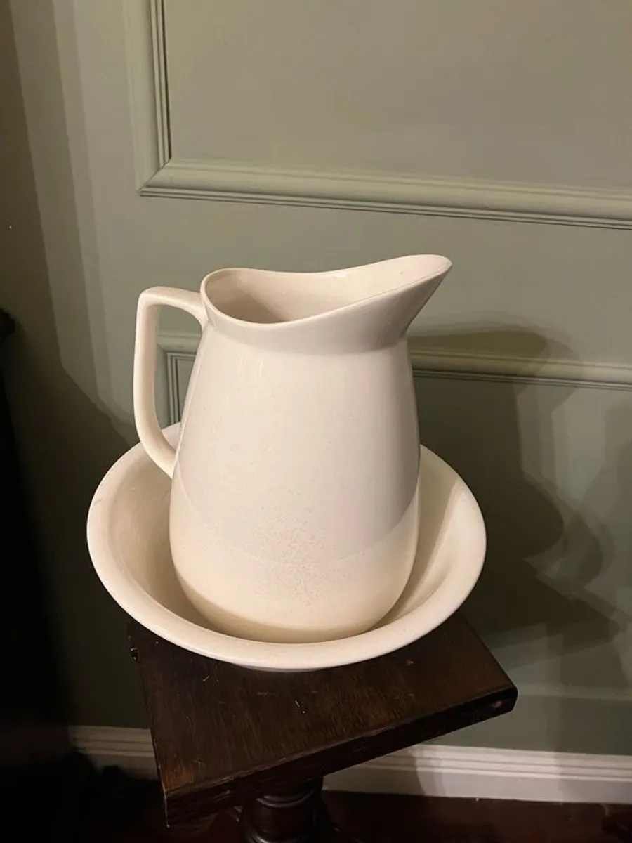 Large Antique basin and jug - Image 1