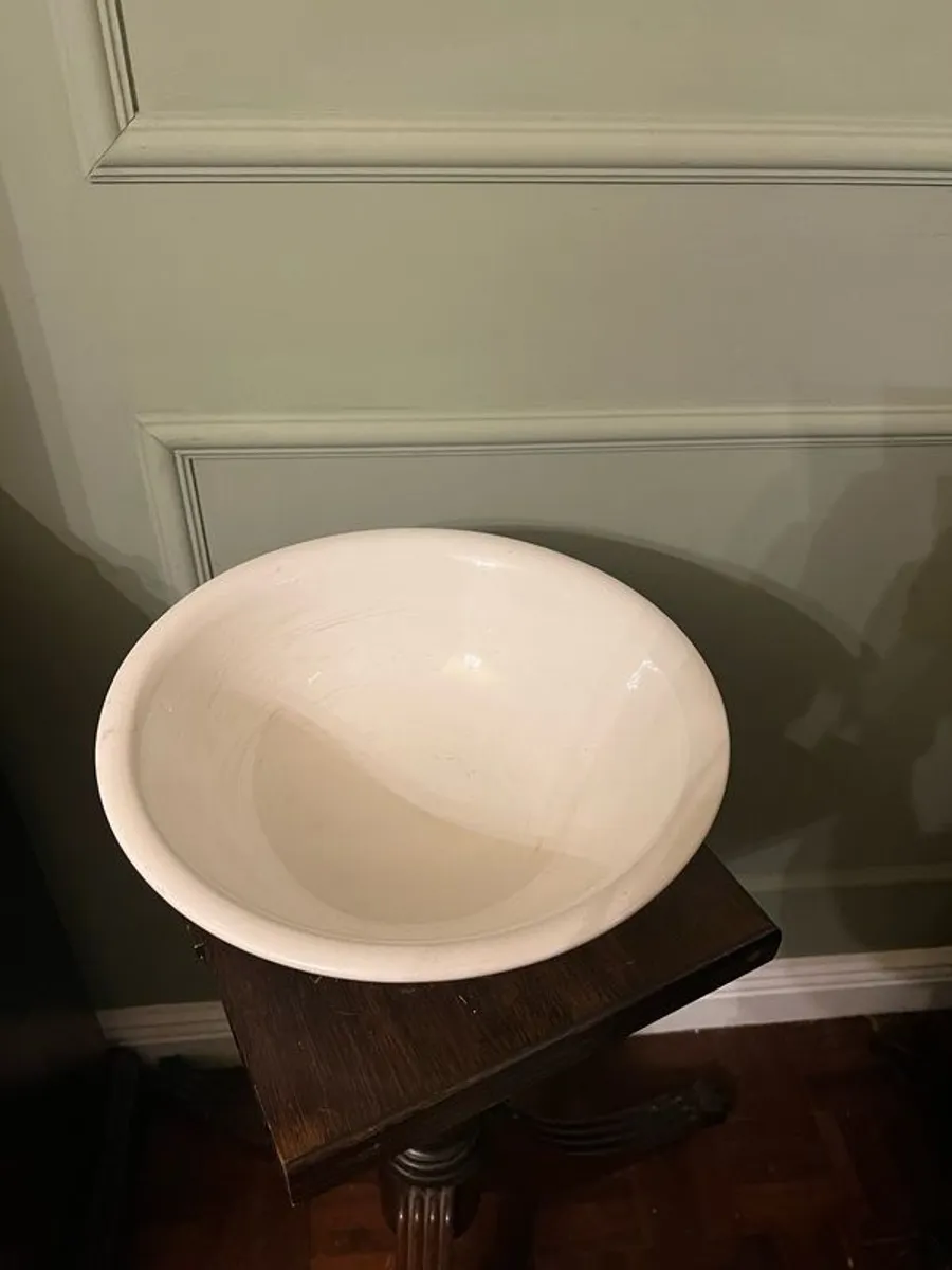 Large Antique basin and jug - Image 2