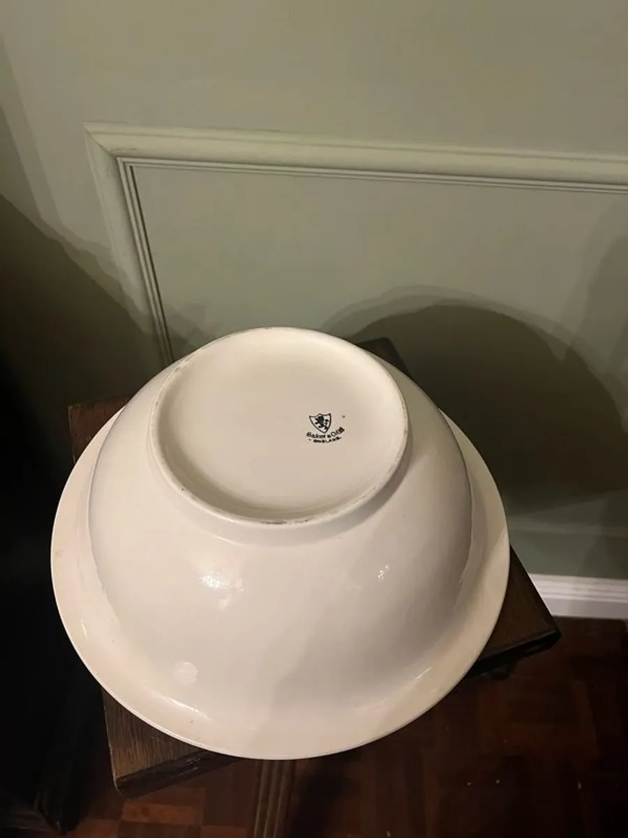Large Antique basin and jug - Image 3