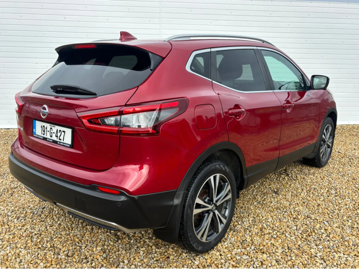 Nissan Qashqai 1.2 SV PREMIUM SS 18 4 4DR - Image 3