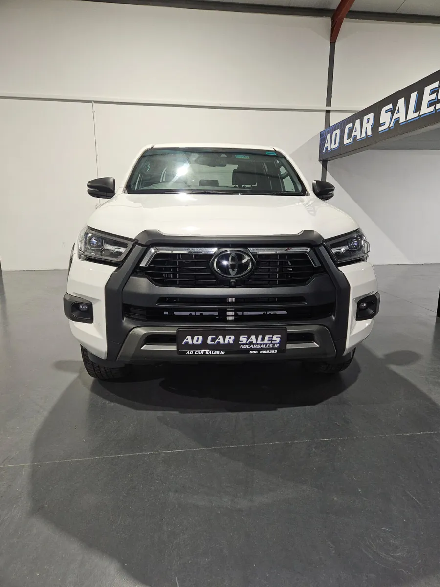 Toyota Hilux 2022 2.8 d4d invincible x - Image 3