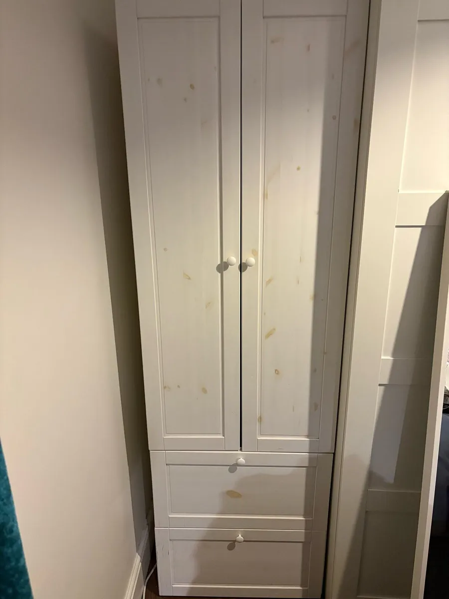 Kids wardrobe - Image 1