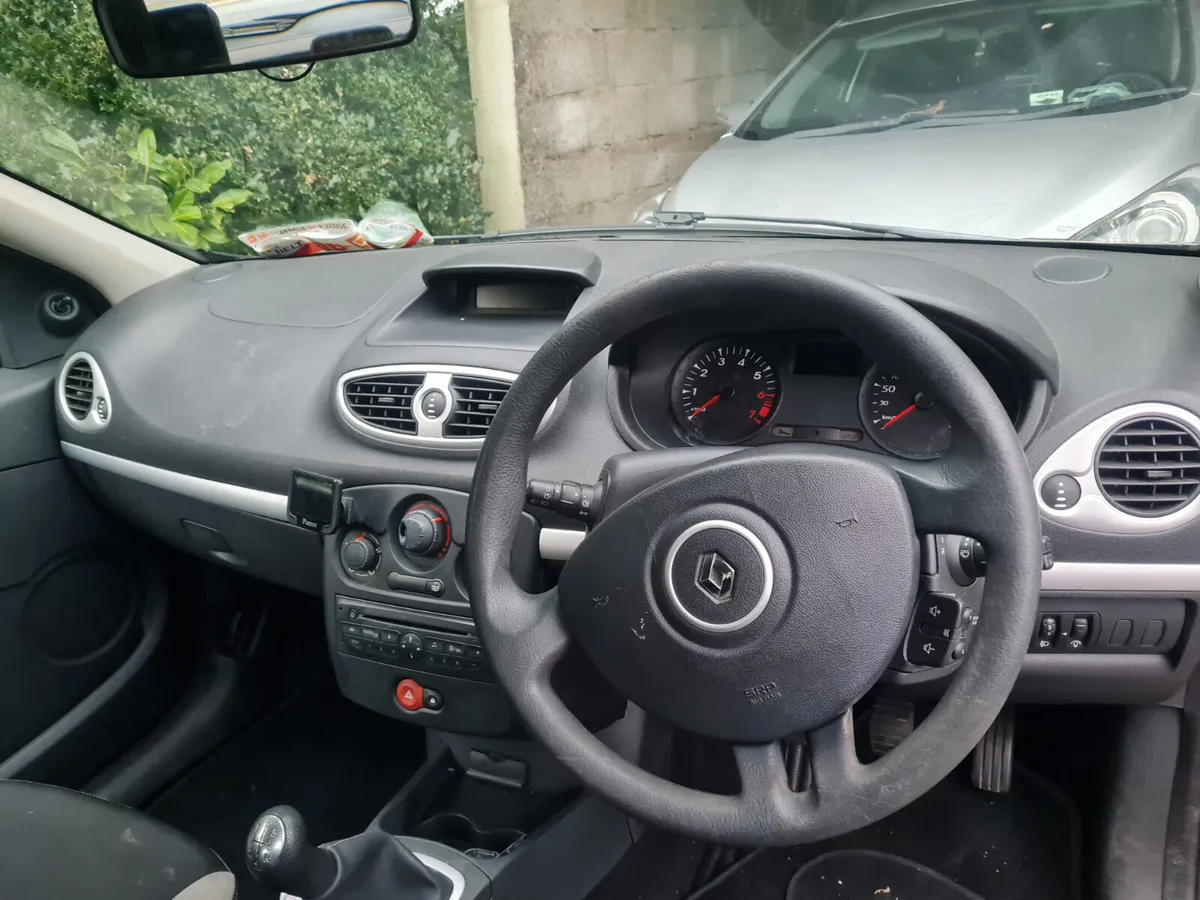 2012 Renault Clio 1.1L Nct09/26 tax12/25 - Image 2