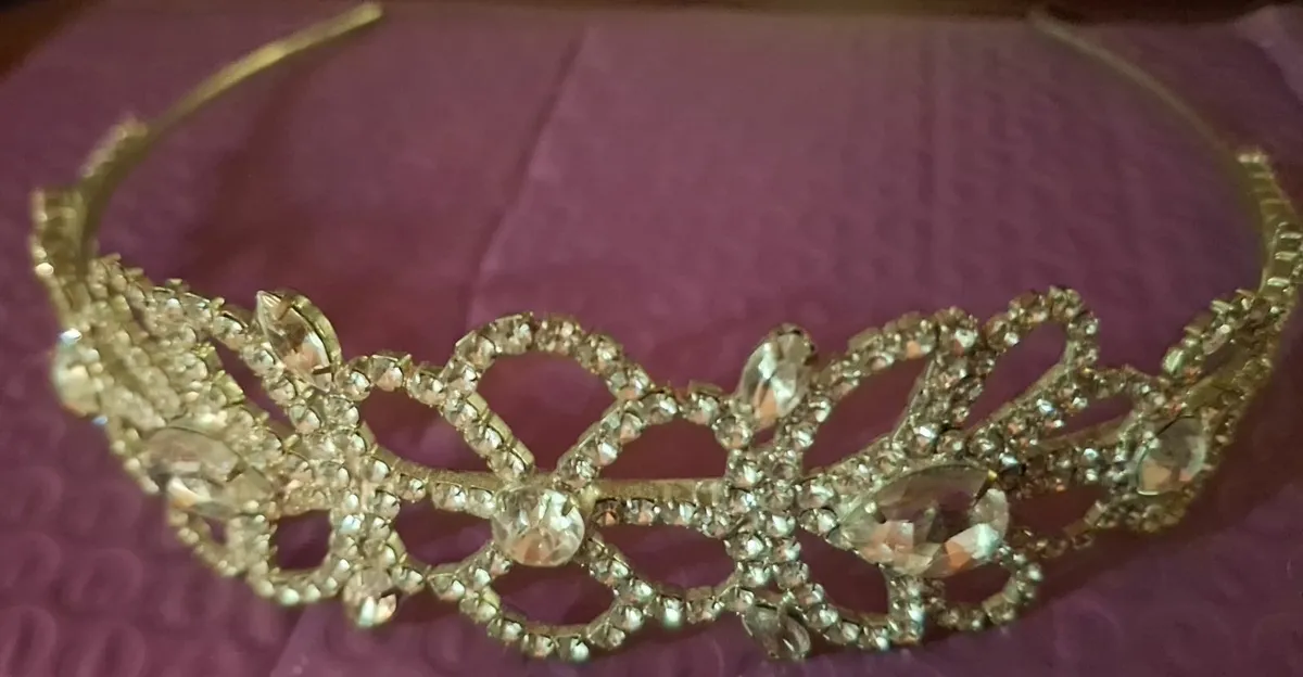 High end-tiara. - Image 1