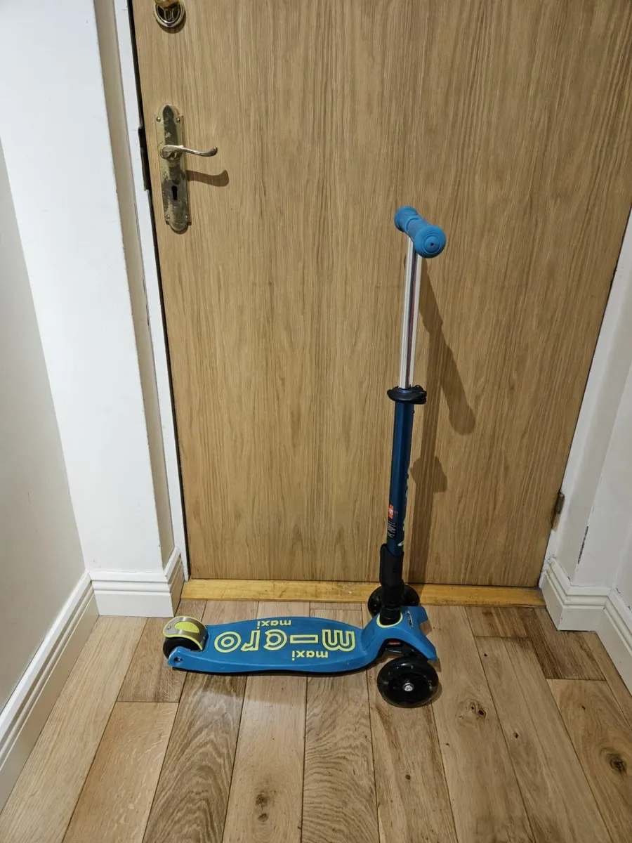 Micro Maxi Scooter - Image 2