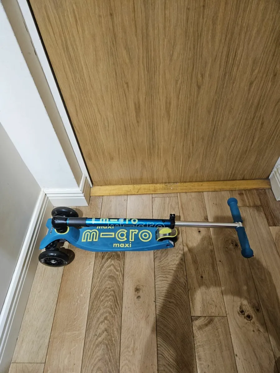 Micro Maxi Scooter - Image 3