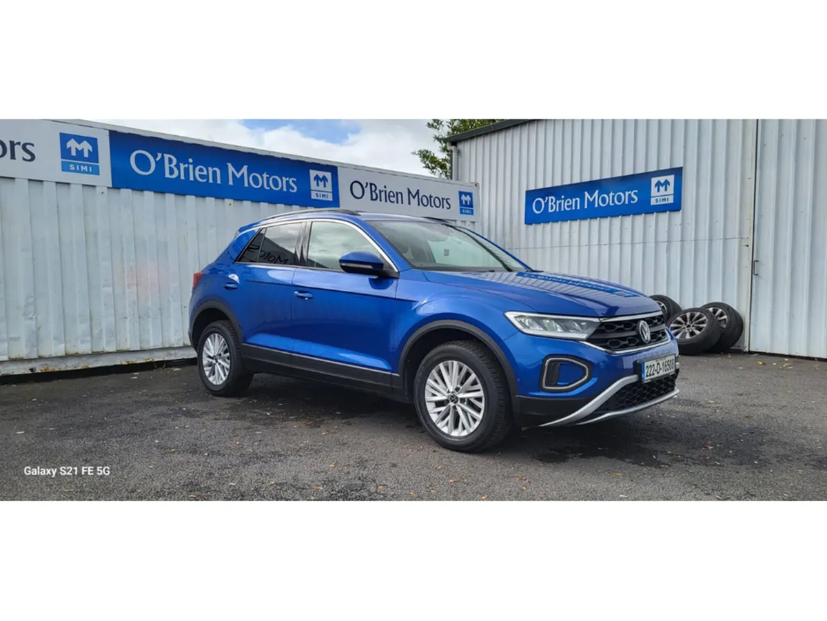 Volkswagen T-Roc LIFE 2.0 TDI MANUAL 6SPEED FWD 11 - Image 1