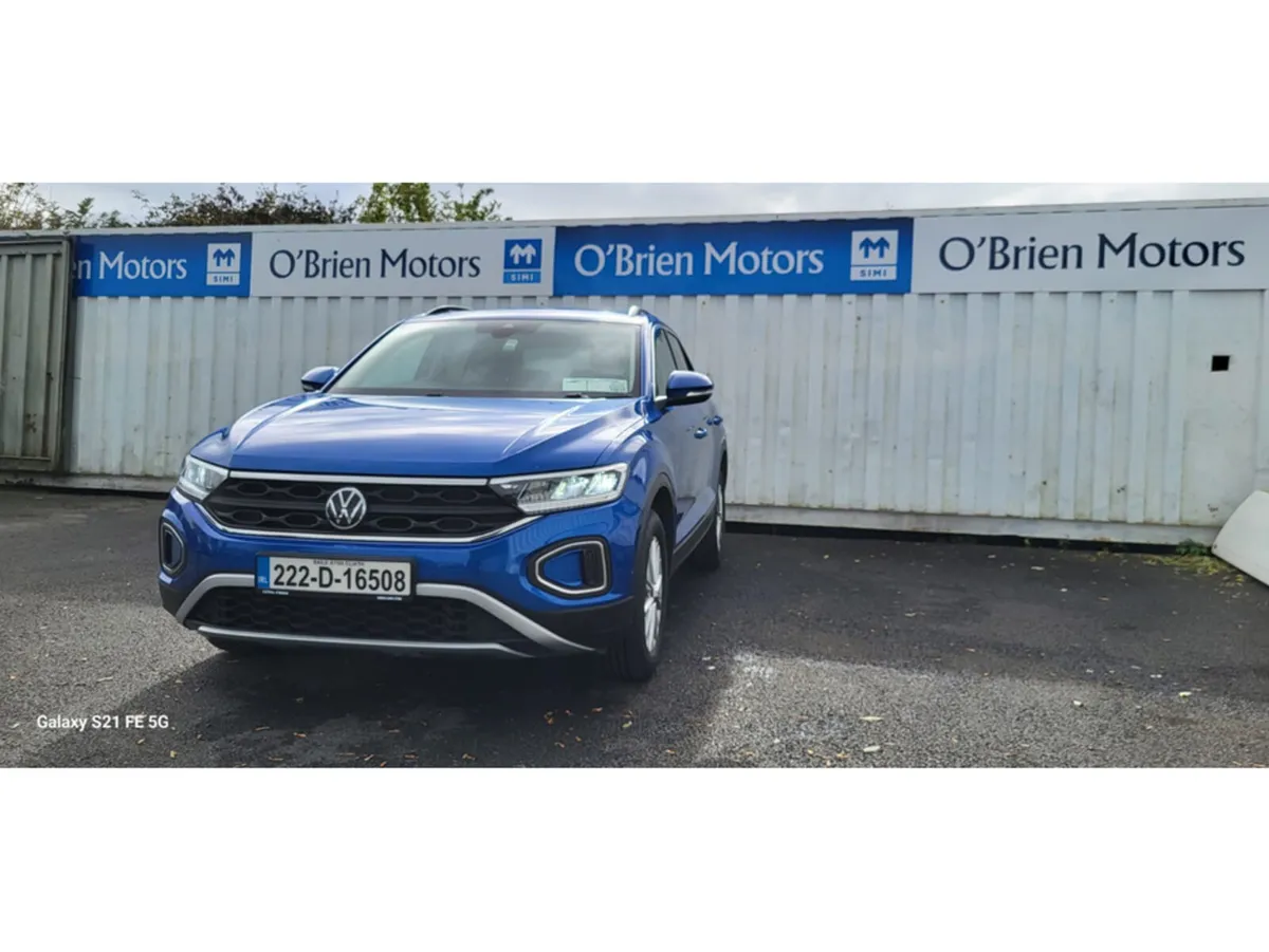 Volkswagen T-Roc LIFE 2.0 TDI MANUAL 6SPEED FWD 11 - Image 3