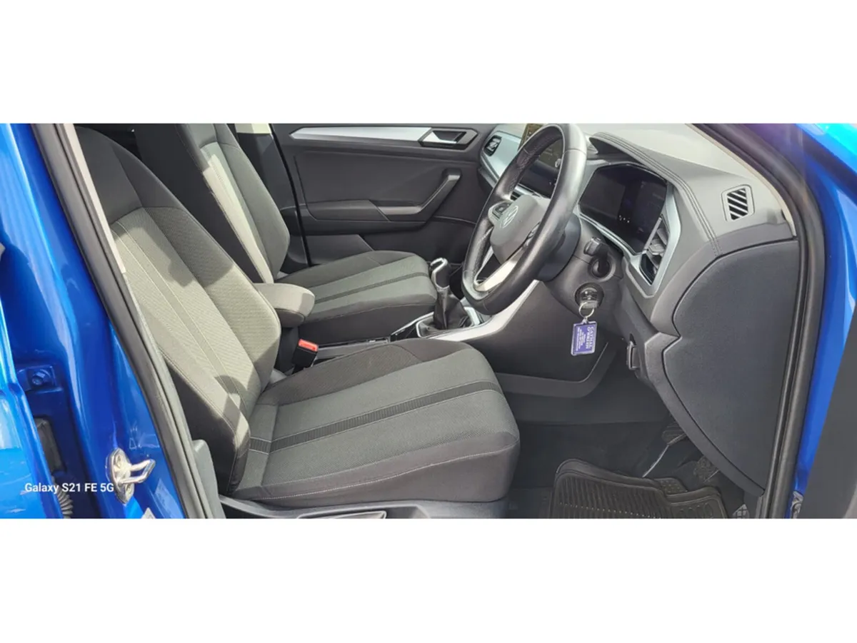 Volkswagen T-Roc LIFE 2.0 TDI MANUAL 6SPEED FWD 11 - Image 4