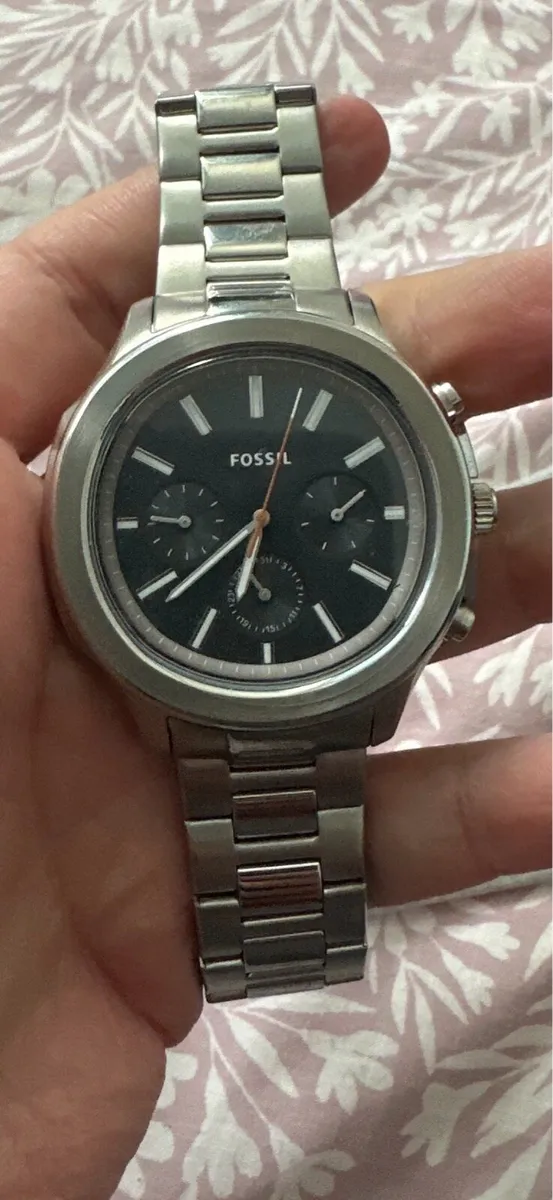 Fossil’s Mens stainless steel chronograph watch - Image 1