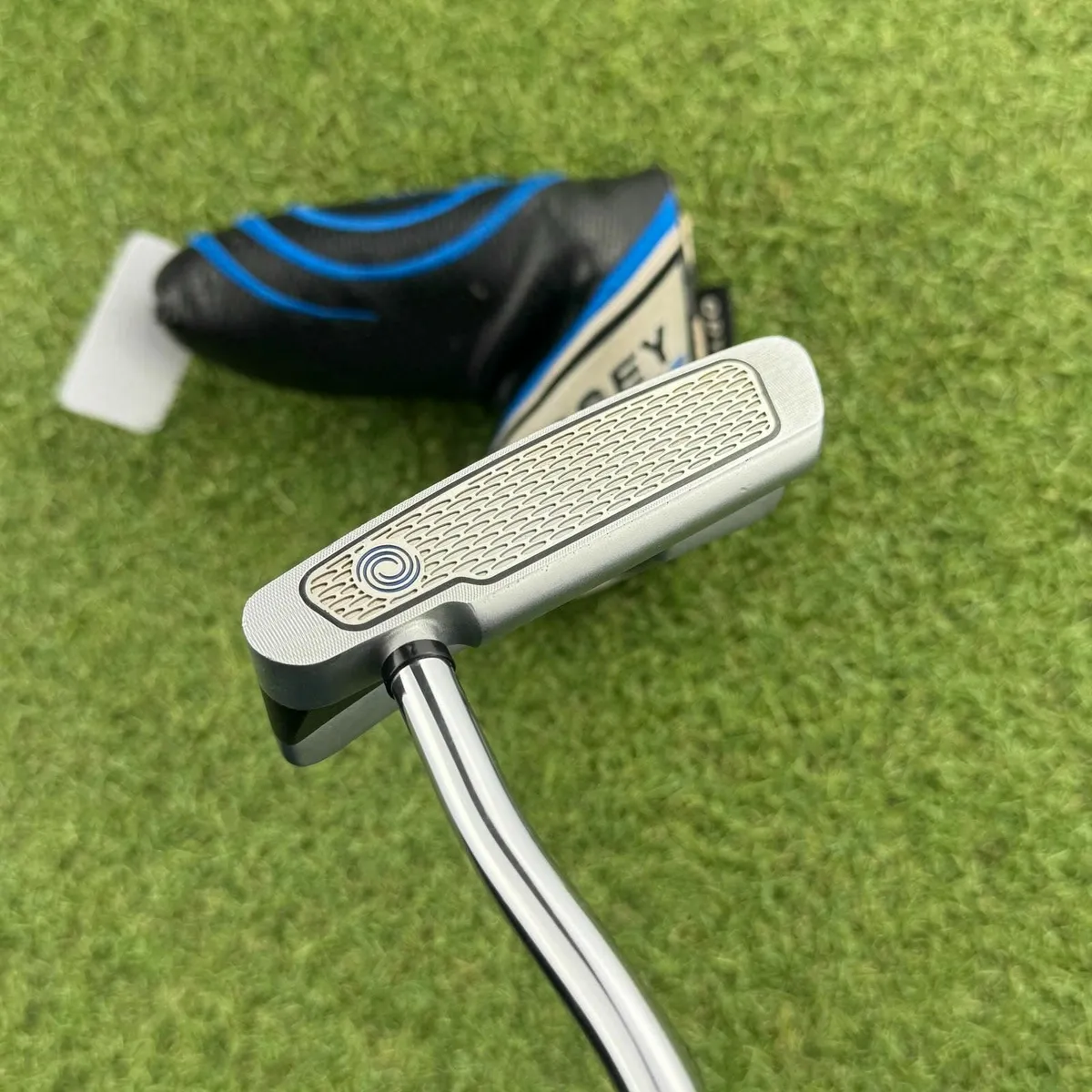 Odyssey Works Versa 1W Putter / 34″ - Image 3