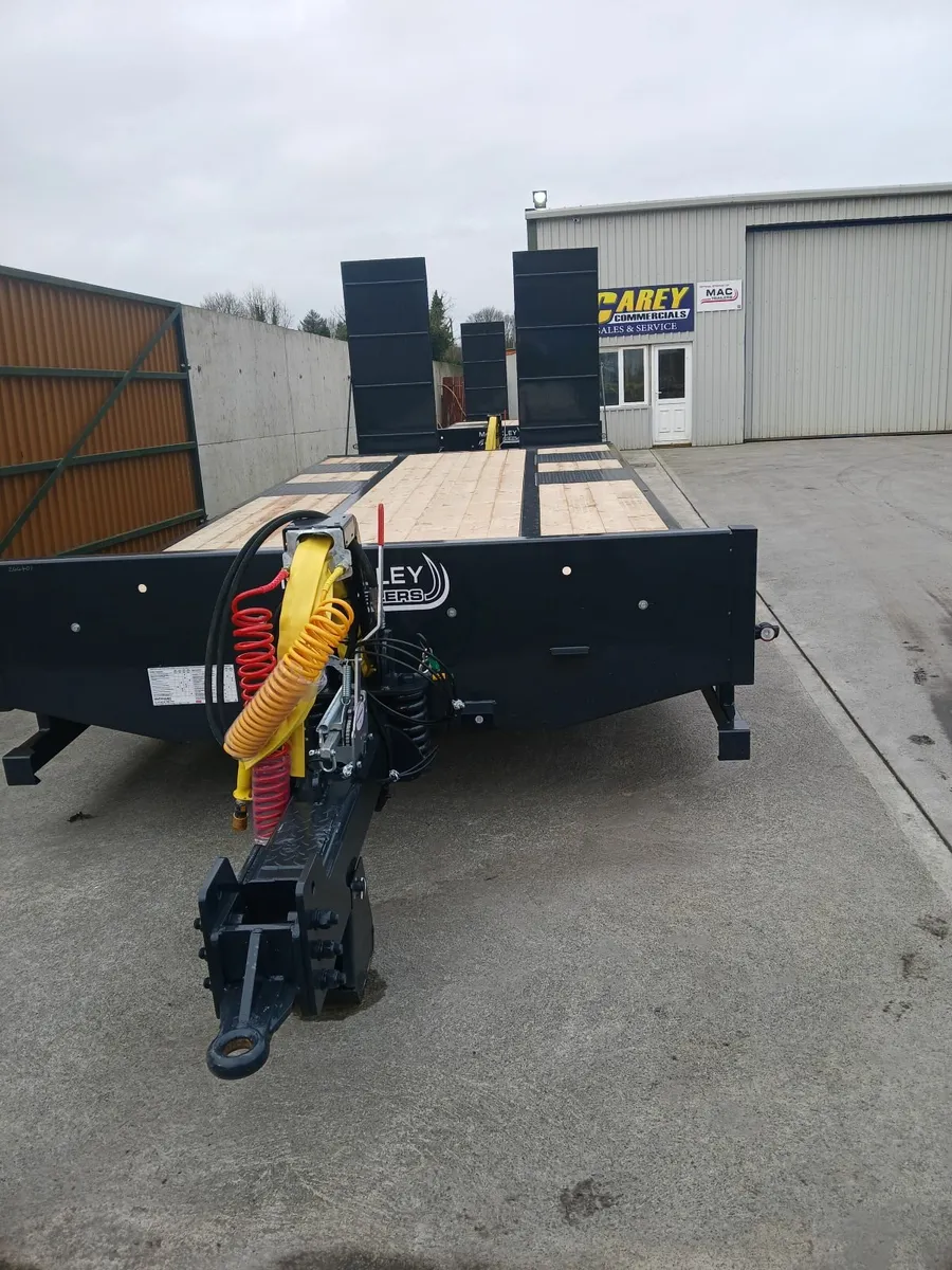 Low loader - Image 1
