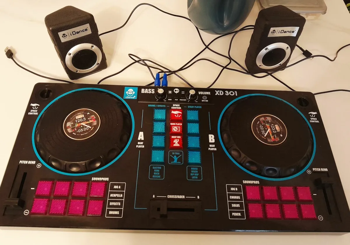 iDance DJ Station with 2 Speakers - Image 1