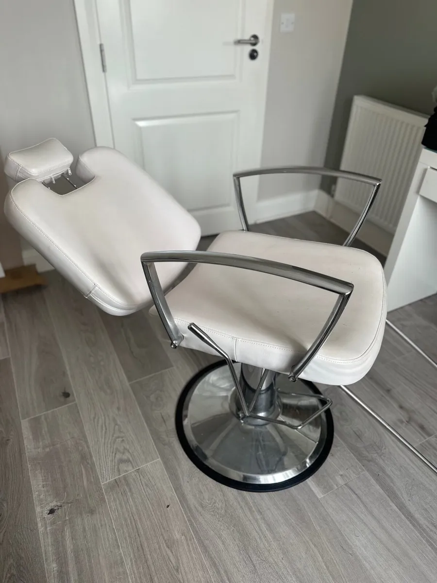 Brow Beauty chair - Image 2