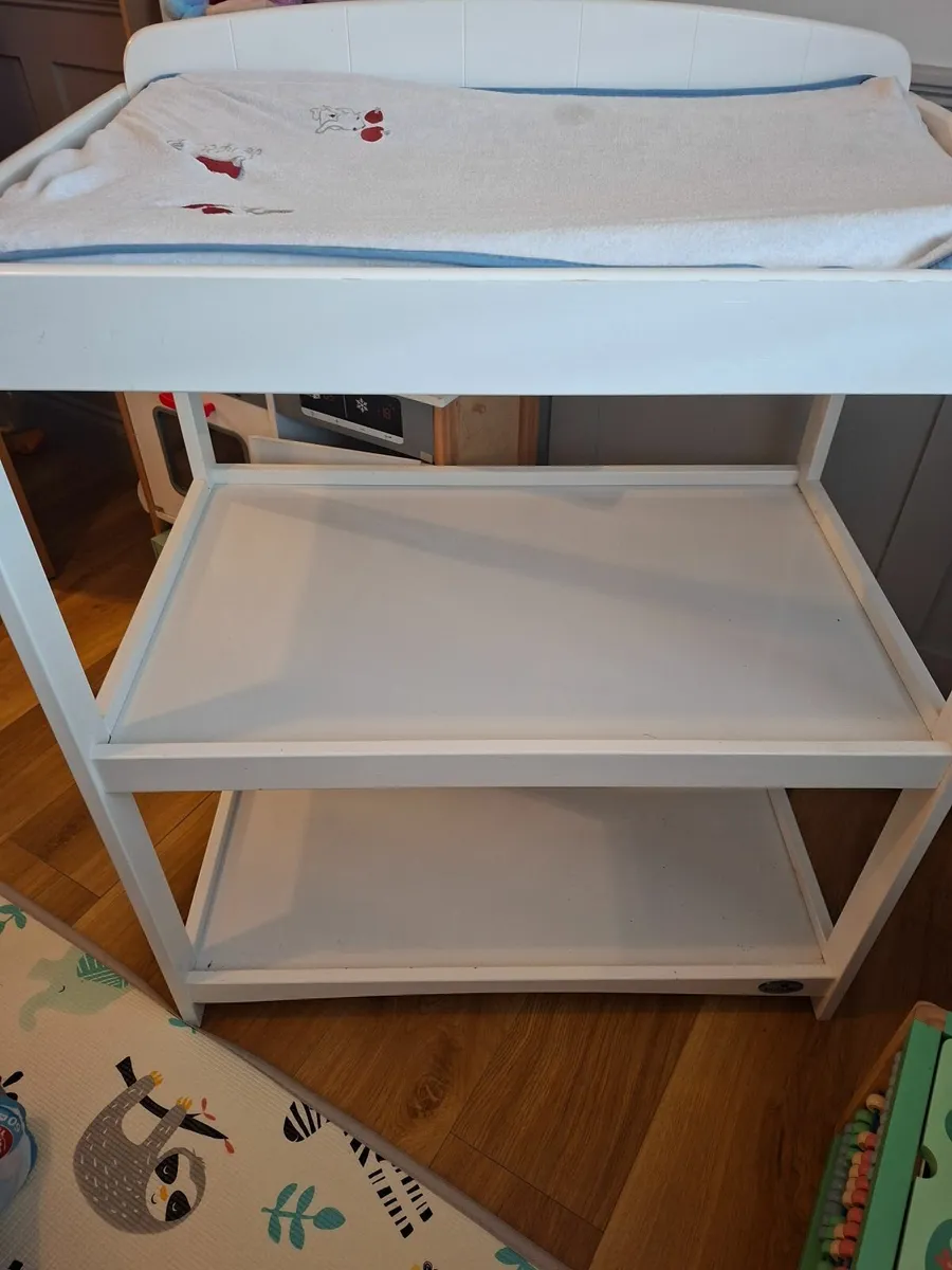 White wood baby changing unit - Image 3