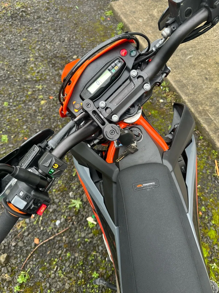 KTM SMCr 690 - Image 3