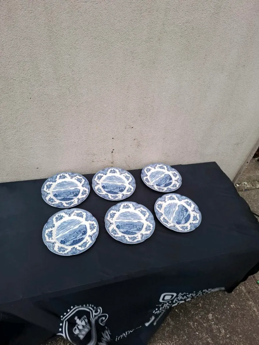 6 ceramic blue sides plates postage possible - Image 1