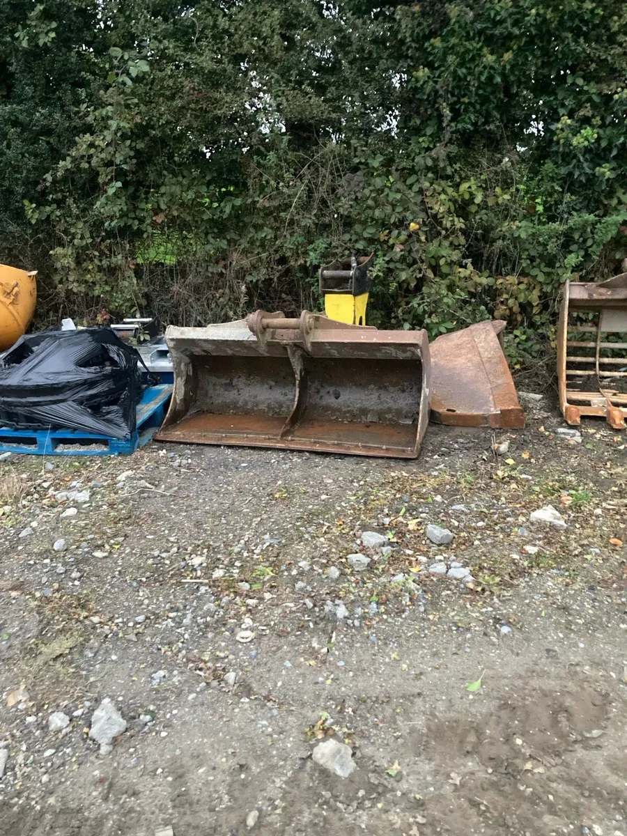 Buckets - Image 1
