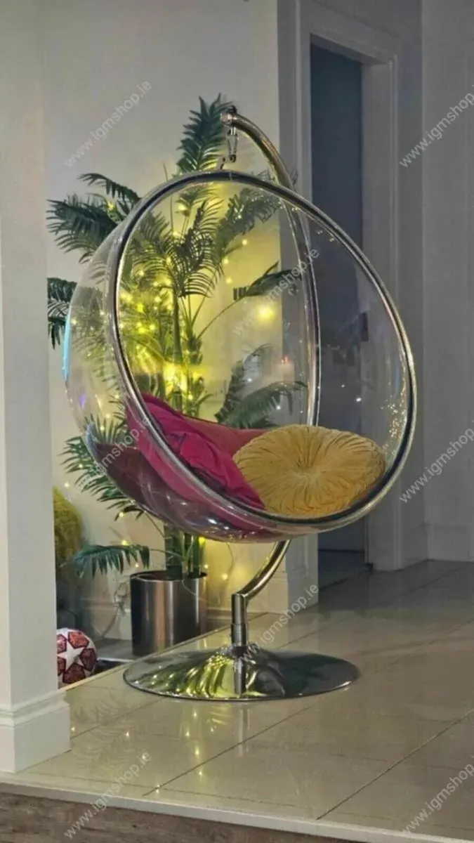 Acrylic round chair new with cushion egg - Image 2