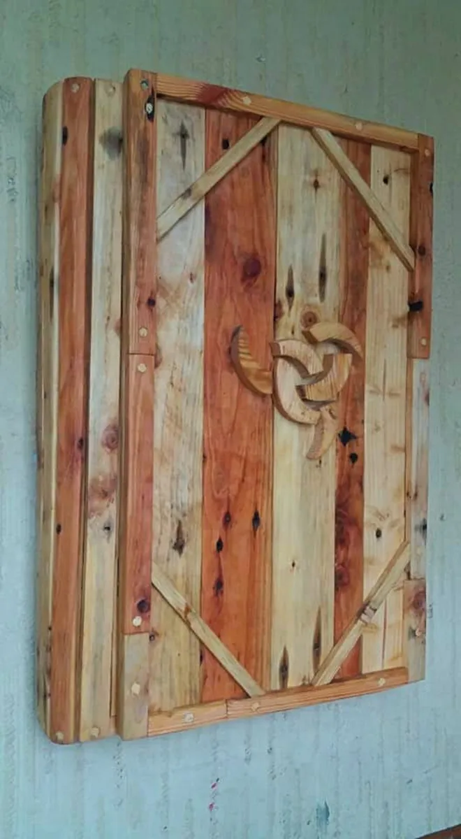 Rustic book like floating display / memory box - Image 1