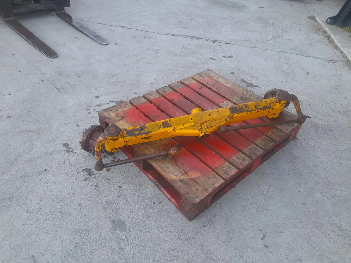 Massey Ferguson front axle - Image 3