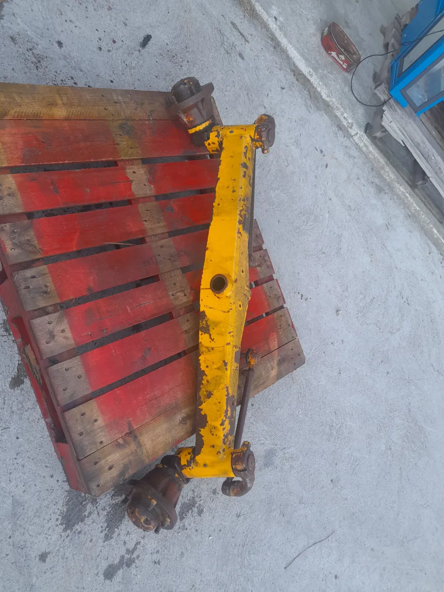 Massey Ferguson front axle - Image 4