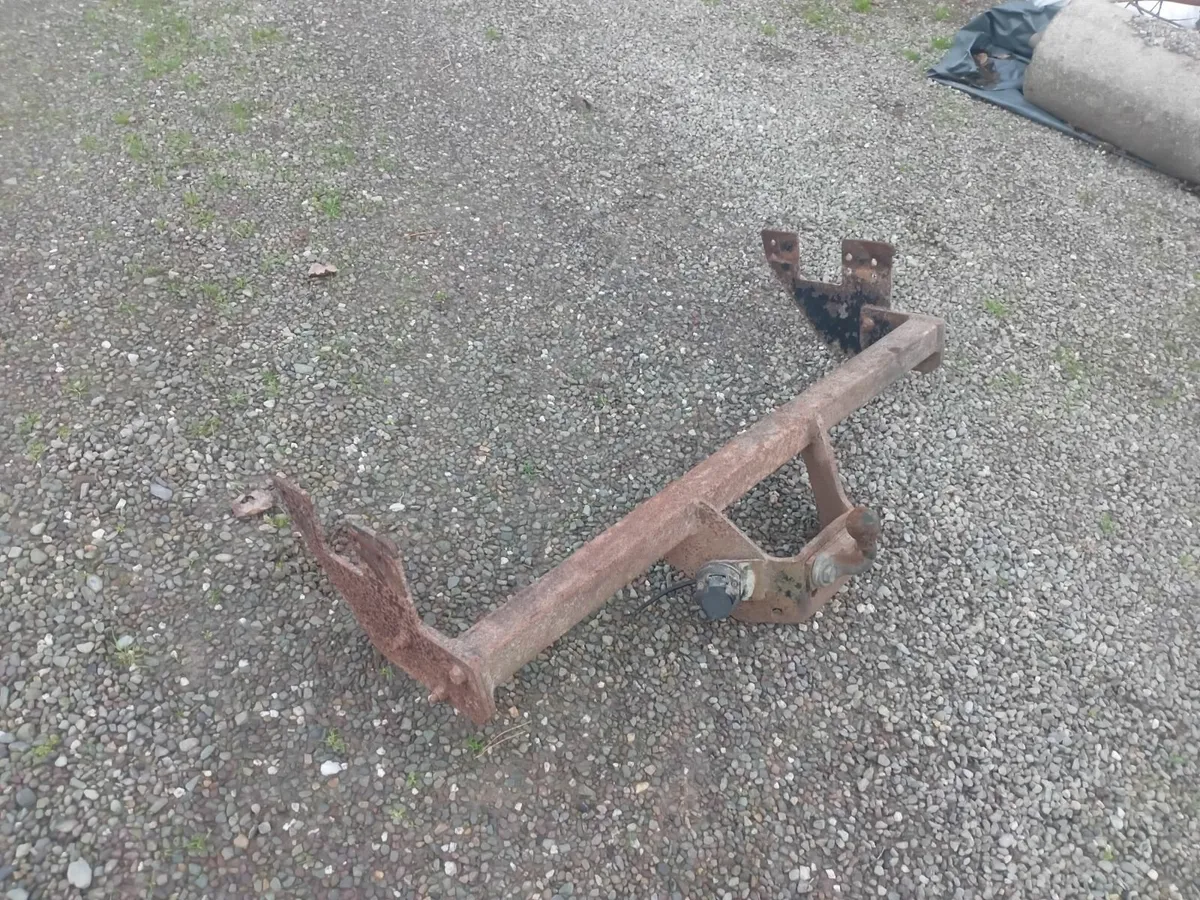 Hilux hitch - Image 1