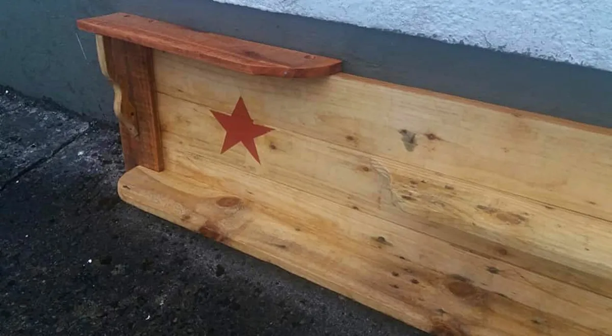 Rustic Floating Staggered shelf display - Image 3