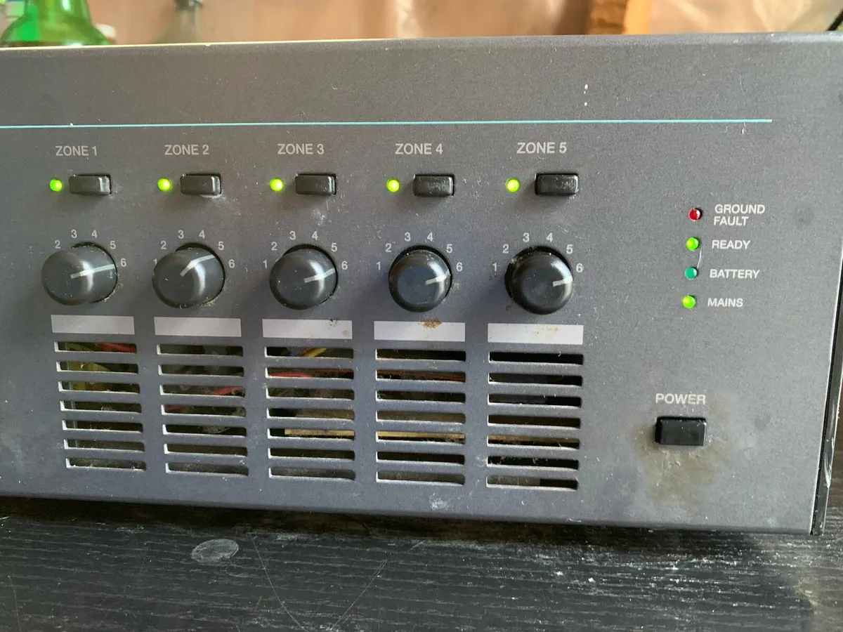 DYNACORD Amplifier - Image 3