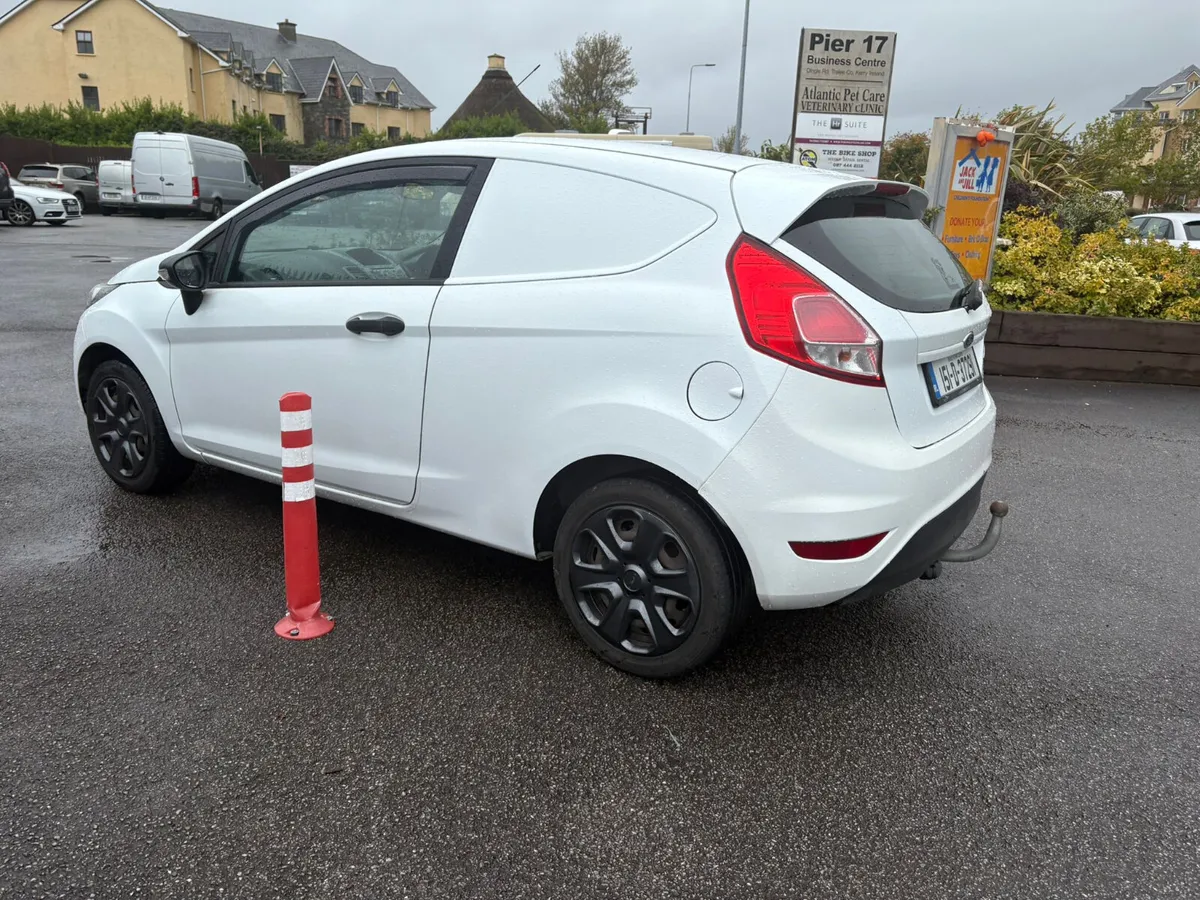 Ford Fiesta 2015 van - Image 4