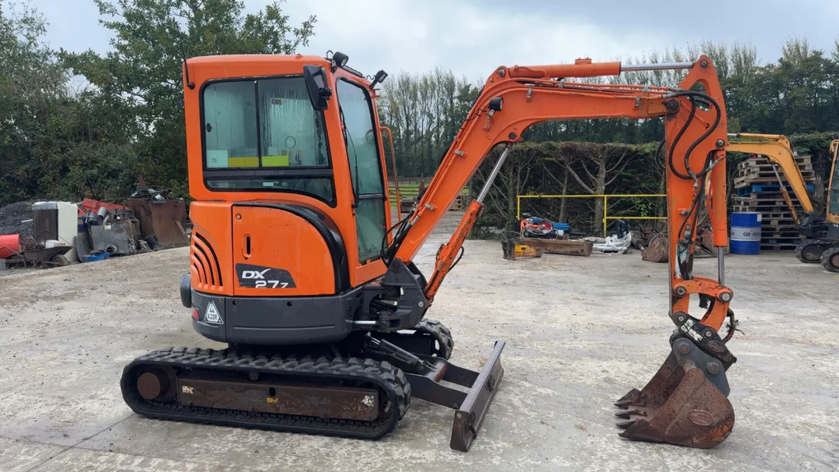 Doosan DX27 - Image 1