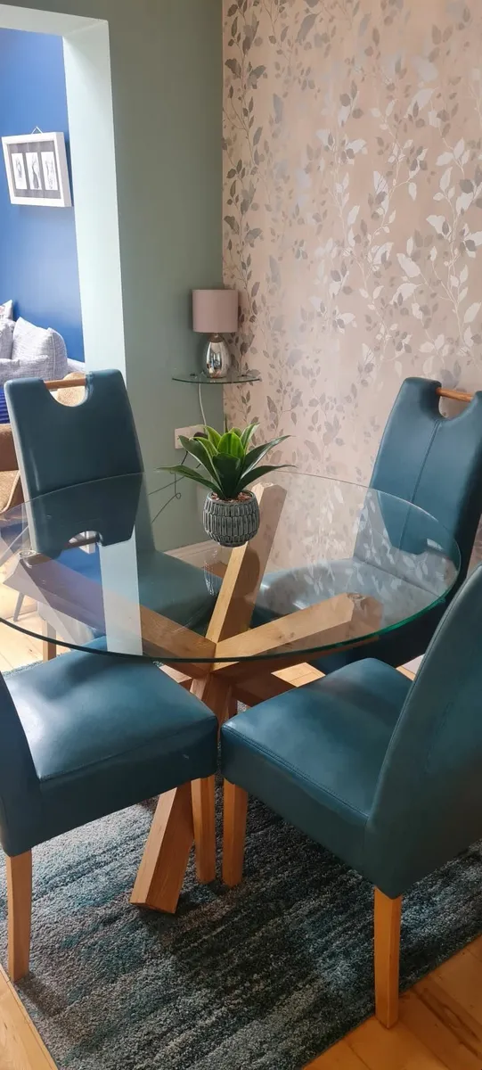 Dining table, 4 chairs plus rug. - Image 1