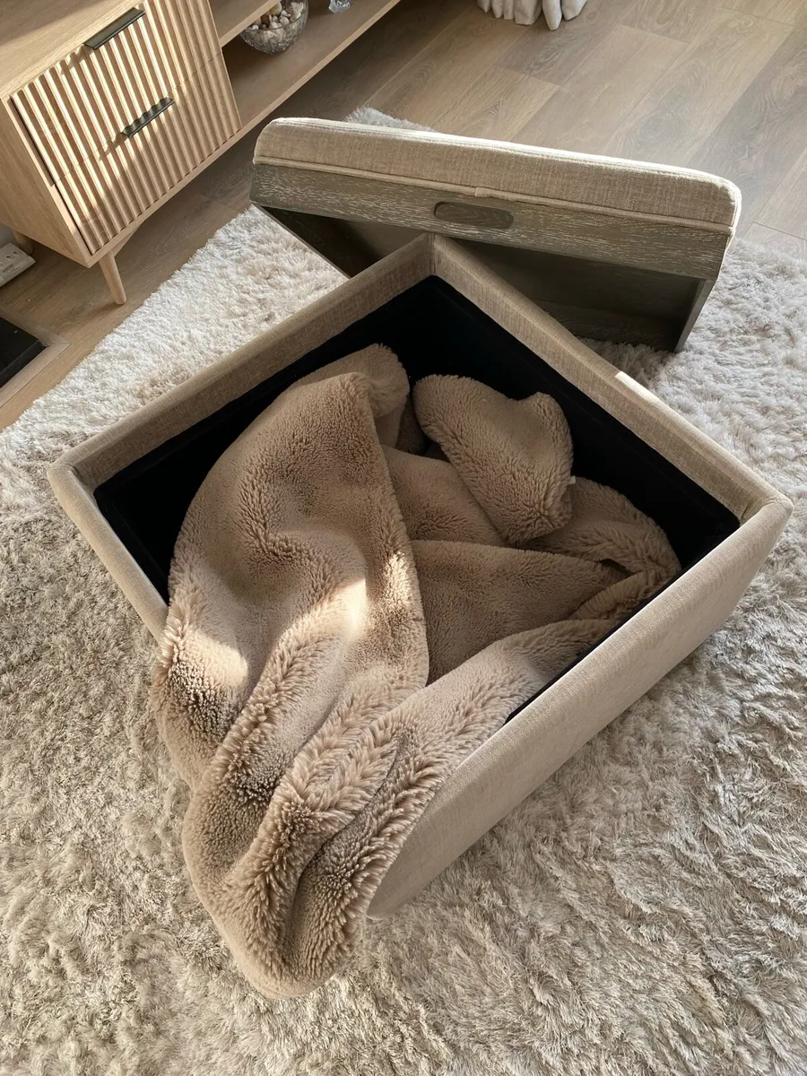Pouffe/ coffee table - Image 3