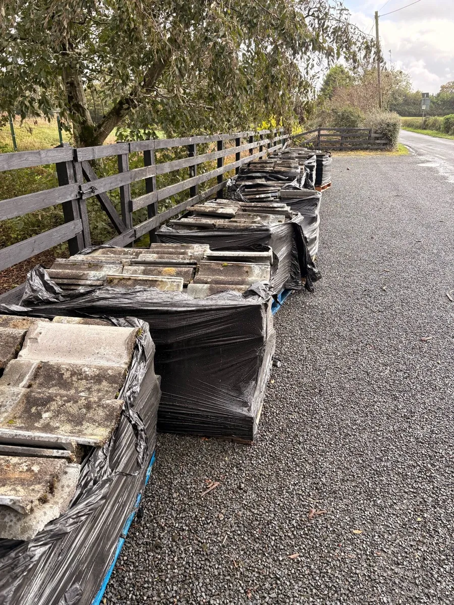 Salvaged profiled roof tiles - Image 2