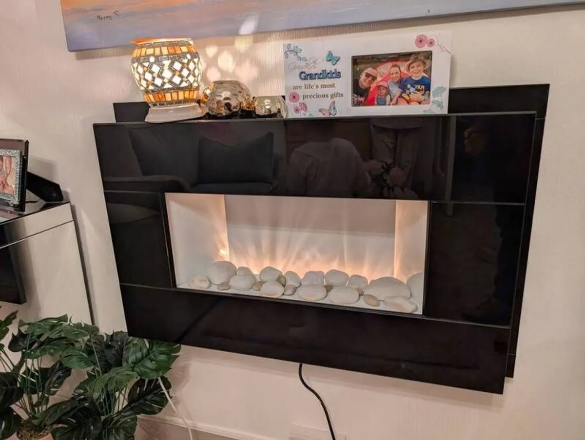 Electric Fireplace, Wall-Mounted, Black Glass Effect - Image 2