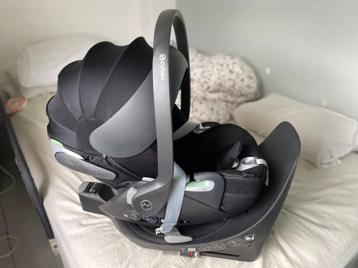 Cybex Cloud T i-Size Rotating Car Seat