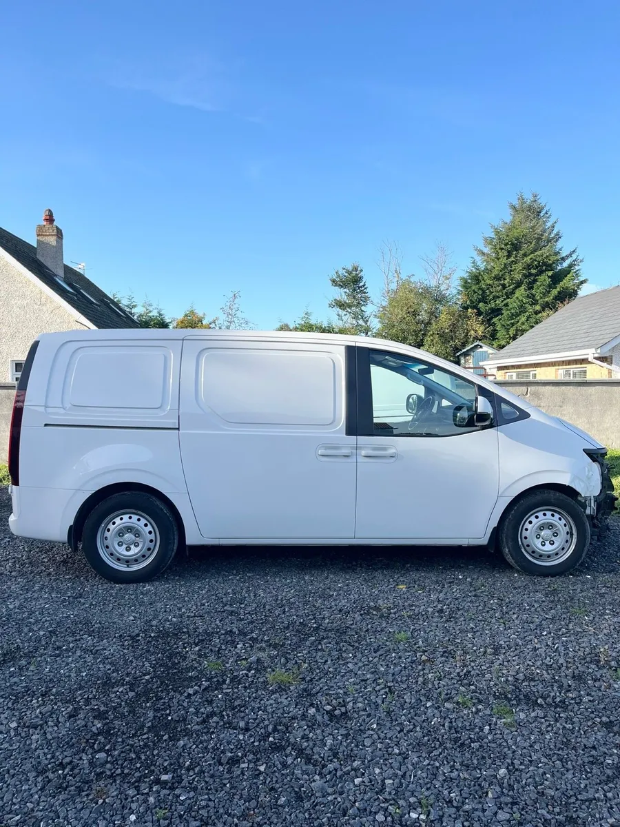 231 Staria - No Vat - Image 2