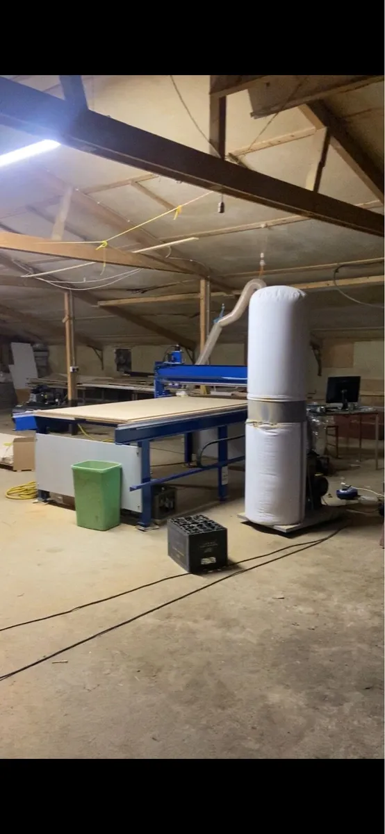 8 x 4 CNC Router with extractor, remote control - Image 1
